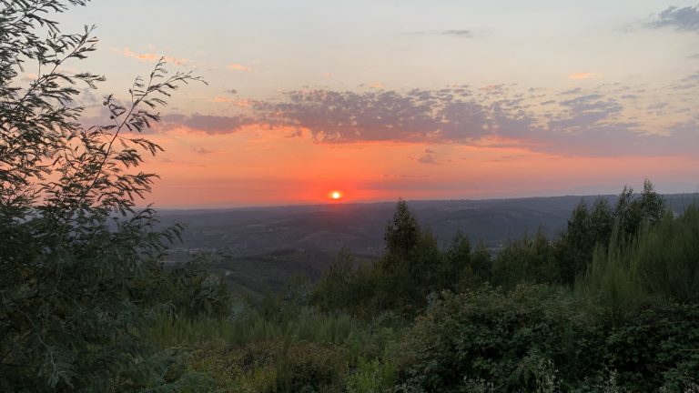 Mehr über den Artikel erfahren Sonnenuntergang in den Bergen