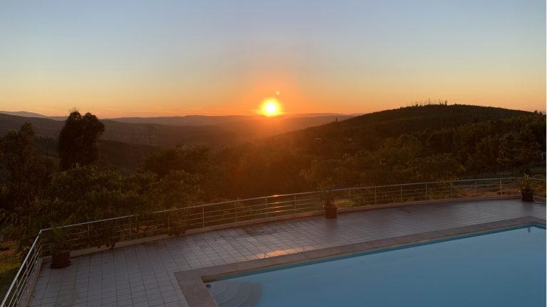 Mehr über den Artikel erfahren Eisbaden im Infinity Pool